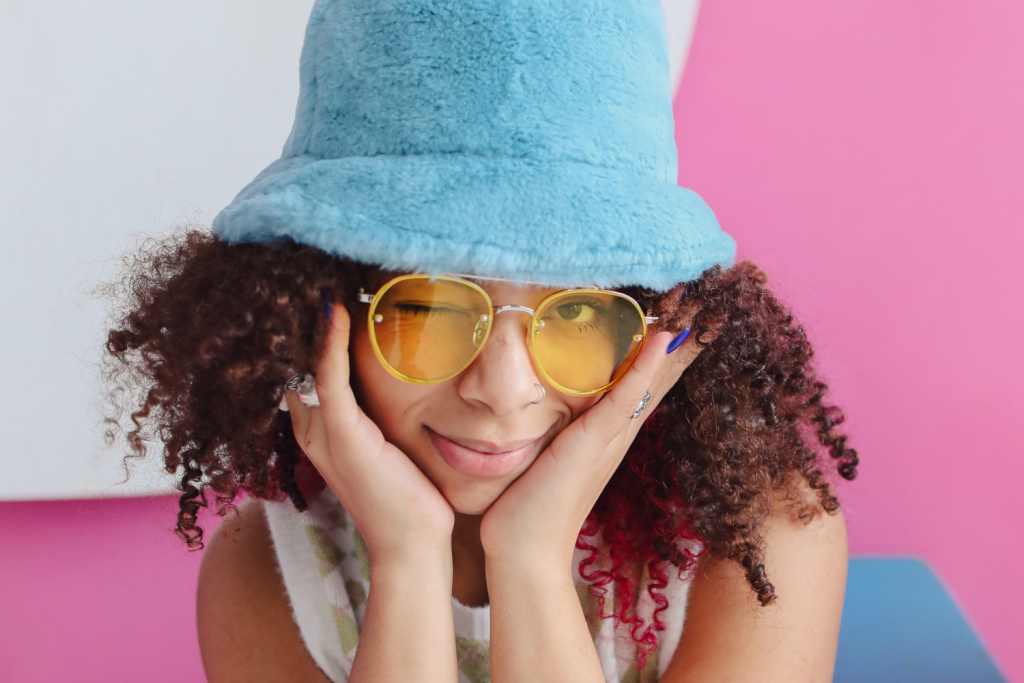 Latest Fashion Trends 2022 | D2line | Woman with yellow glasses and blue fur bucket hat