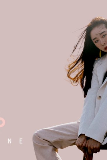 Modern clothing for Spring 2022 | D2line | Pink background | Asian model in white blazer and beige pants