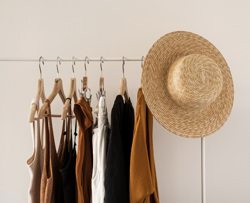 Online shopping for women's clothing wardrobe
