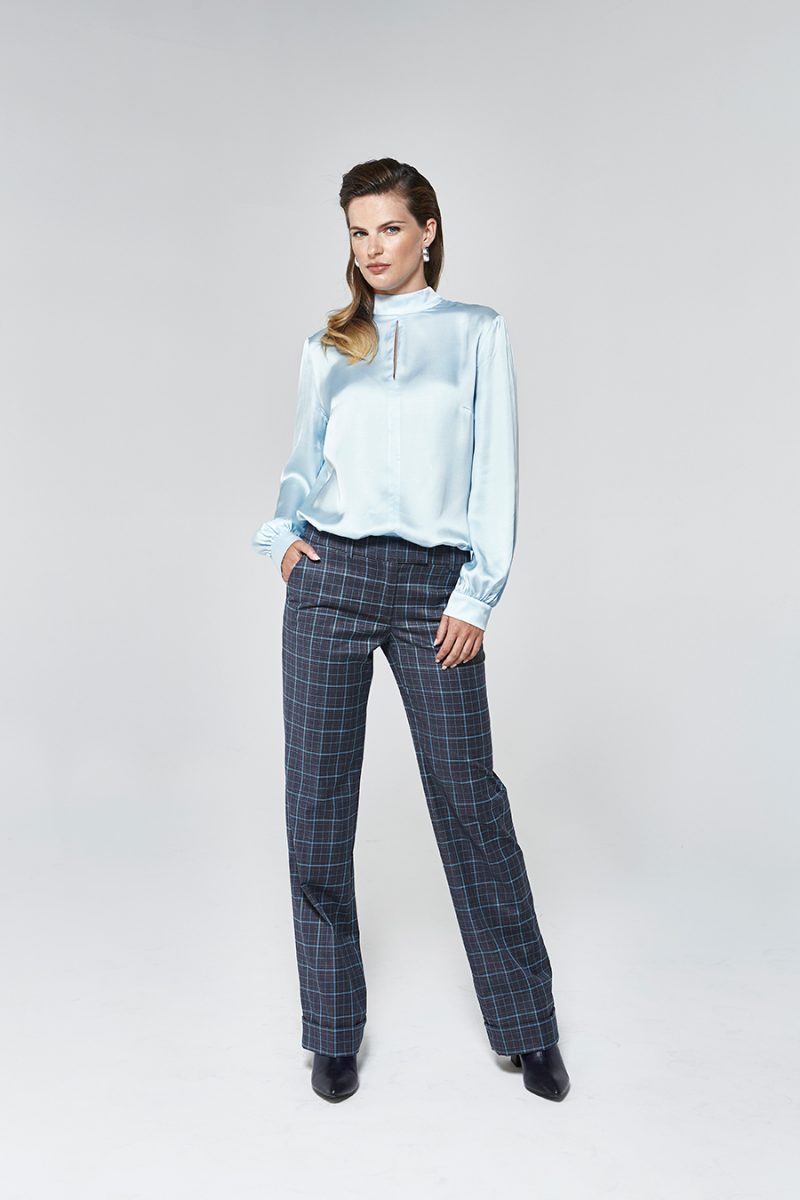 Checked mid-rise wide leg pants with cuff for working women
