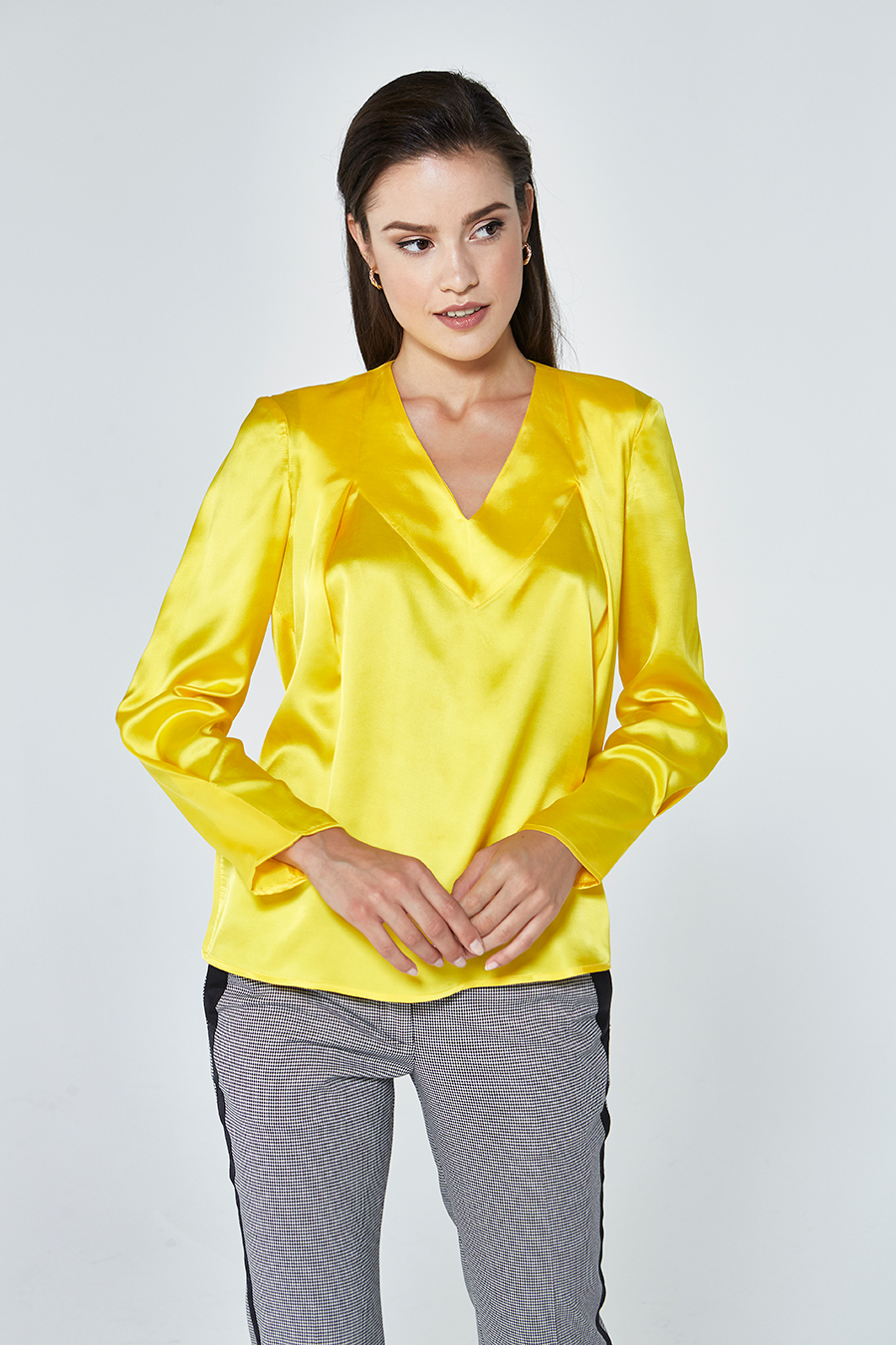 Long sleeve blouse in yellow with front flaps | D2line