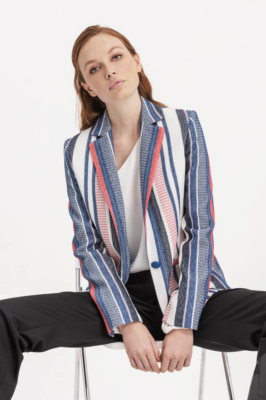 Straight cut blazer with stripes and embellished buttons | D2line