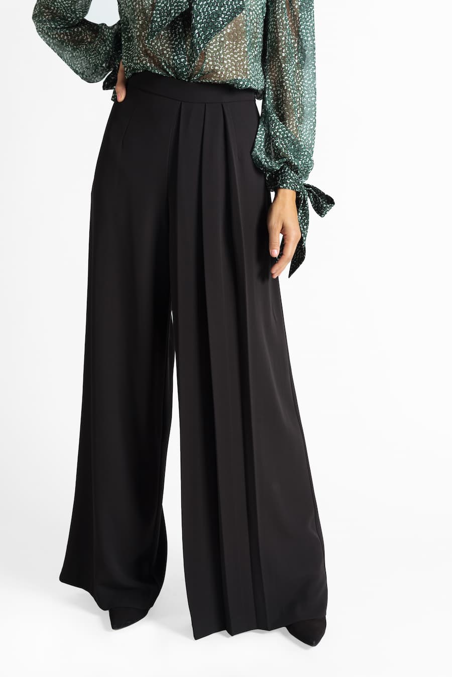 Clever Crepe Hartwood Pleated Wide-Leg Trousers Dove Grey - Welcome to the  Fold LTD